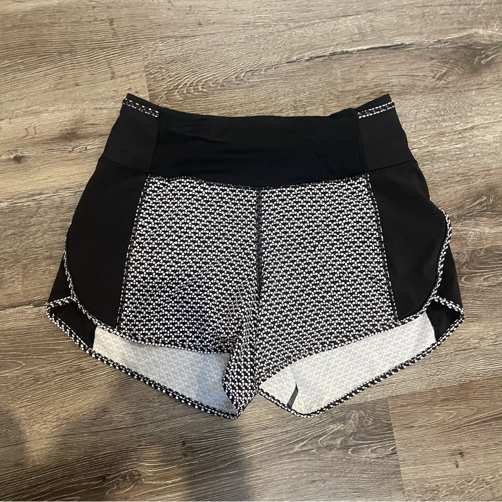 Lululemon Real Quick Short Perforated 3”